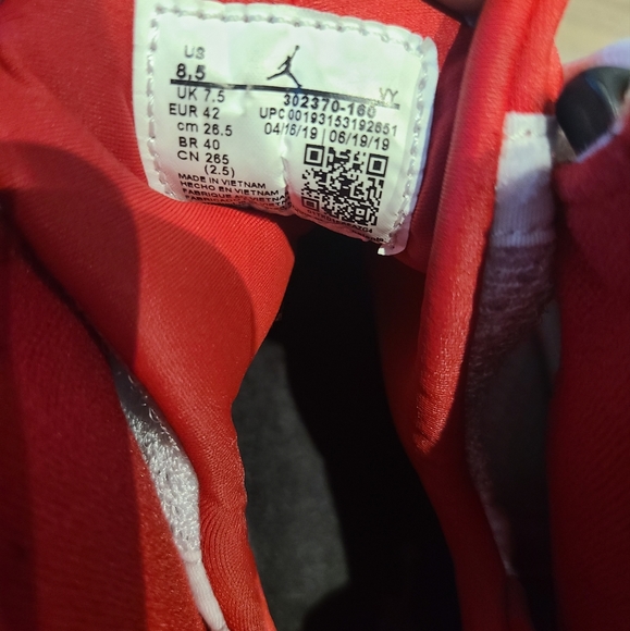 Air Jordan Retro 9 Men Size 8.5 Red White - Picture 4 of 7